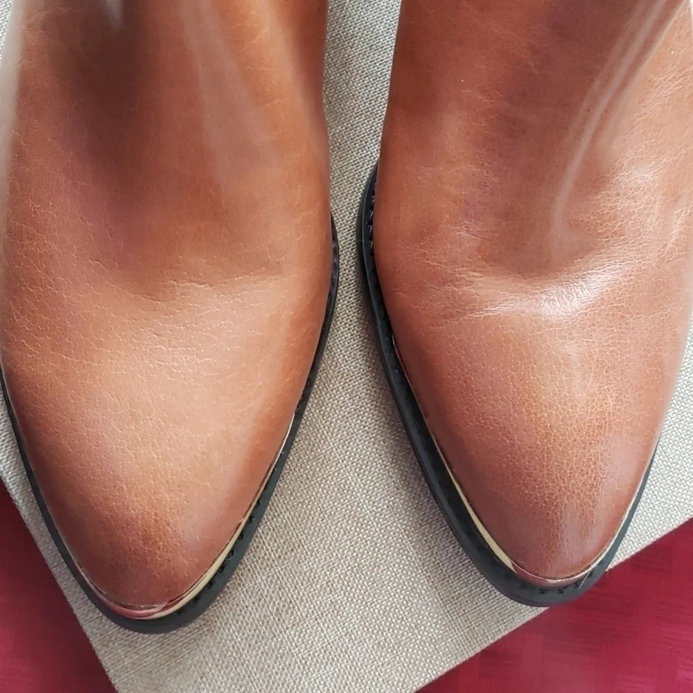 Enzo ANGIOLINI brown booties. NWT size 9.5